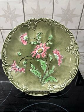 Ludwig Wessel Imperial-Bonn Green Antique  German Astra Majolica Plate 7.5 in